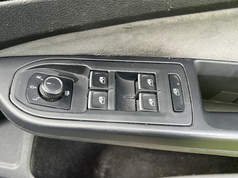 Volkswagen Golf eTSI MHEV R-Line - U11422