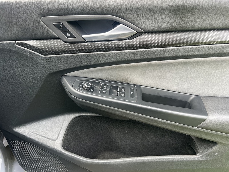 Volkswagen Golf eTSI MHEV R-Line - U11422