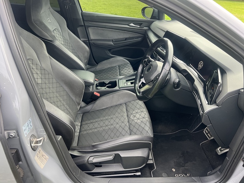 Volkswagen Golf eTSI MHEV R-Line - U11422