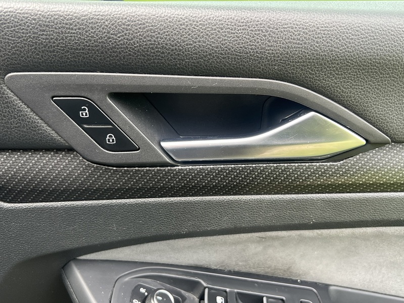 Volkswagen Golf eTSI MHEV R-Line - U11422