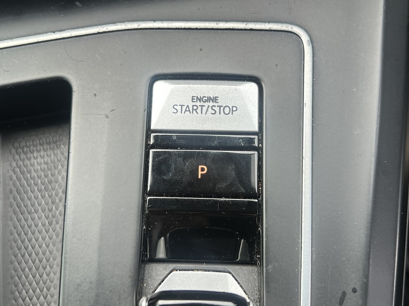 Volkswagen Golf eTSI MHEV R-Line - U11422