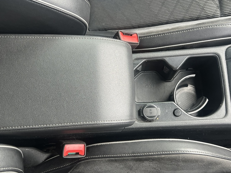 Volkswagen Golf eTSI MHEV R-Line - U11422