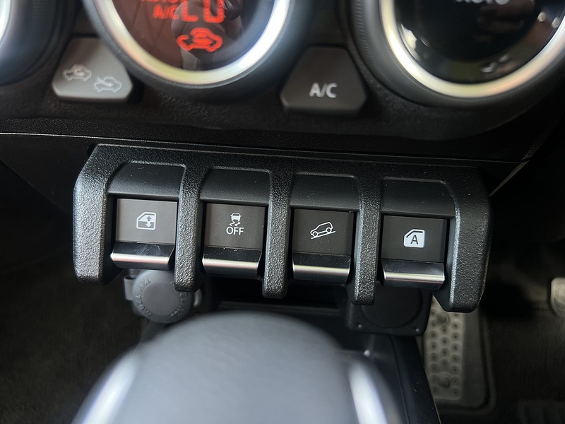 Suzuki Jimny  - U11425