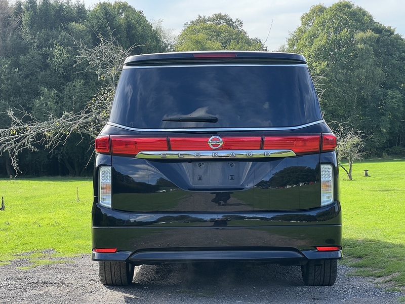 Nissan Elgrand Highway Star - U11431