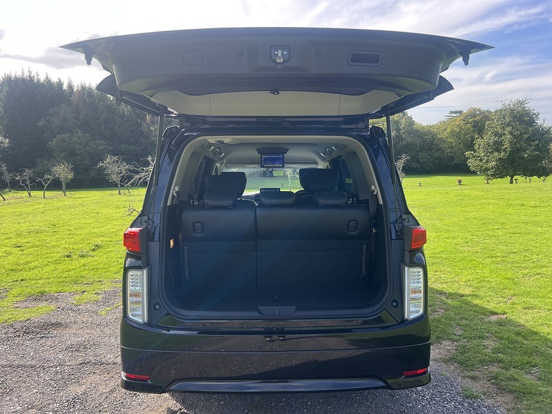 Nissan Elgrand Highway Star - U11431