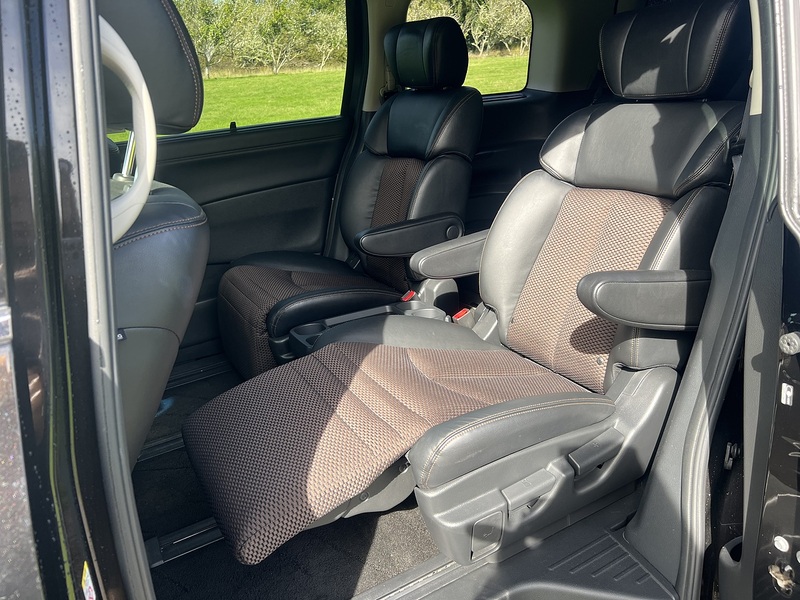 Nissan Elgrand Highway Star - U11431