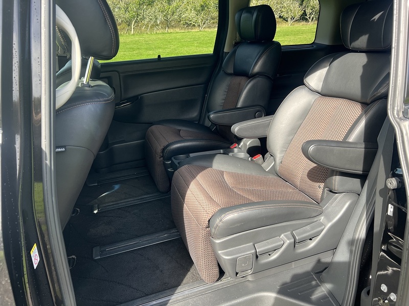 Nissan Elgrand Highway Star - U11431