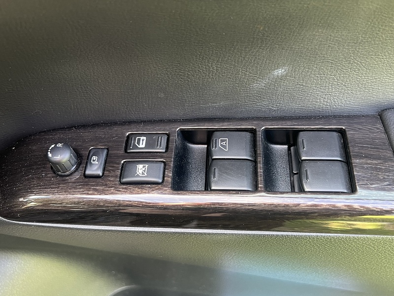 Nissan Elgrand Highway Star - U11431