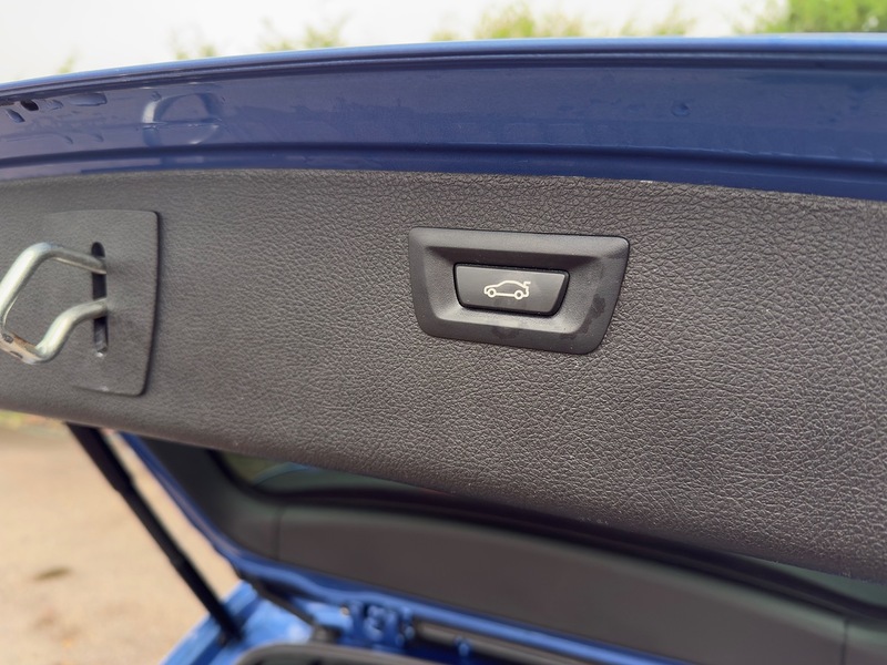 BMW 3 Series 320d M Sport Shadow Edition - U11433