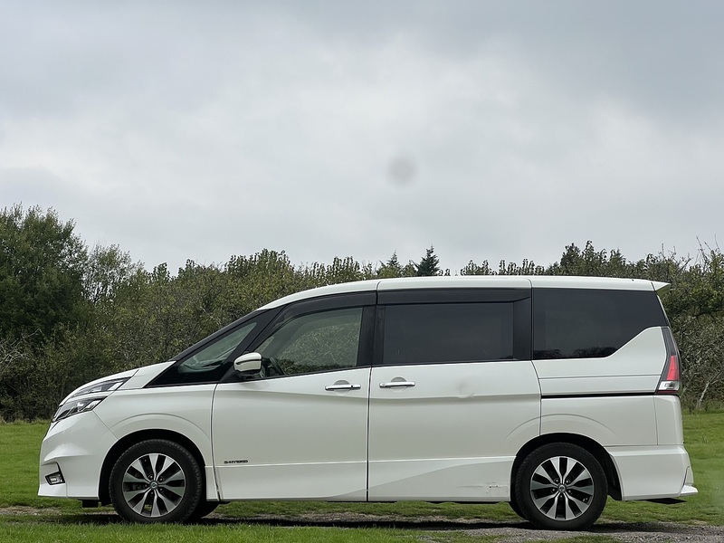 Nissan Serena Highway Star V - U11434