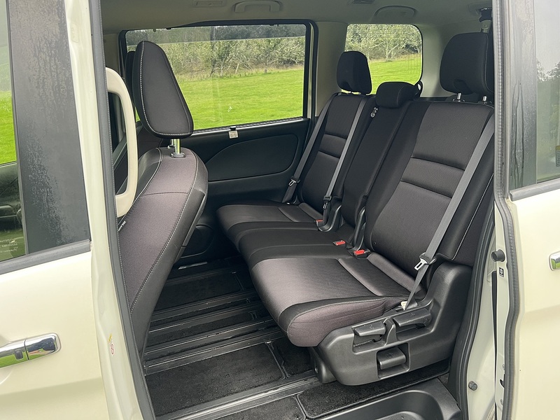 Nissan Serena Highway Star V - U11434