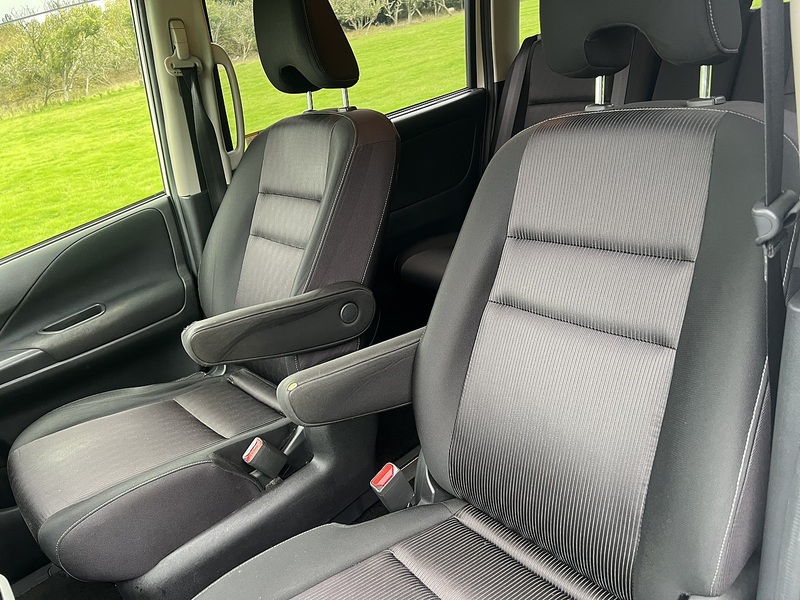 Nissan Serena Highway Star V - U11434