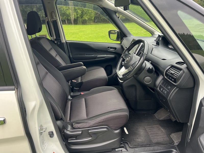 Nissan Serena Highway Star V - U11434