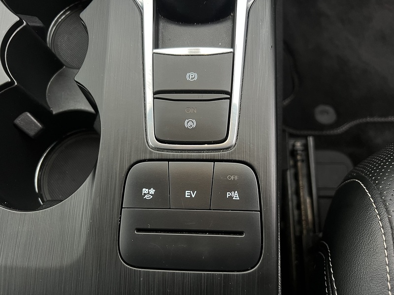 Ford Kuga Duratec Vignale - U11444