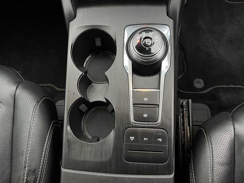 Ford Kuga Duratec Vignale - U11444