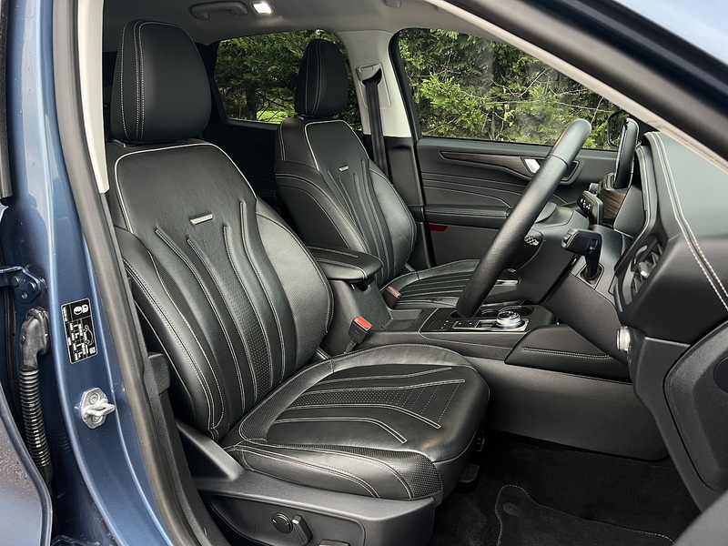 Ford Kuga Duratec Vignale - U11444