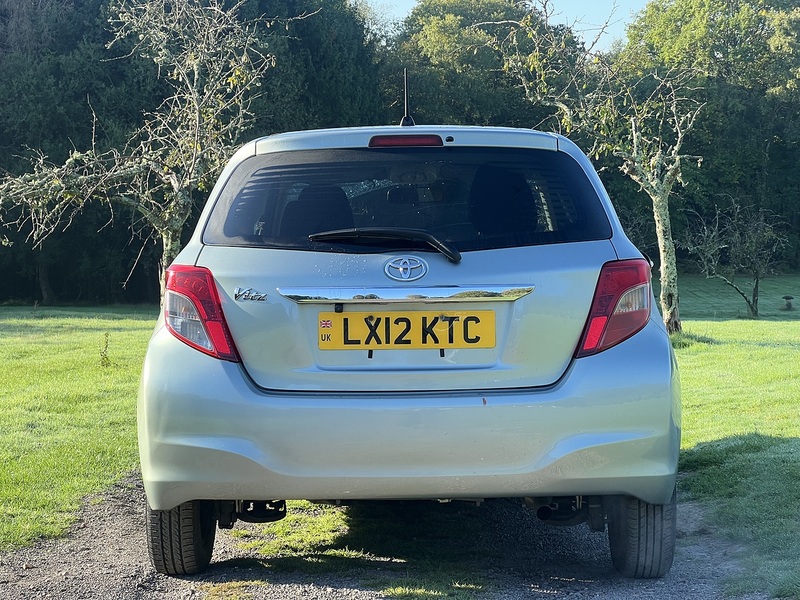 Toyota Vitz  - U11445