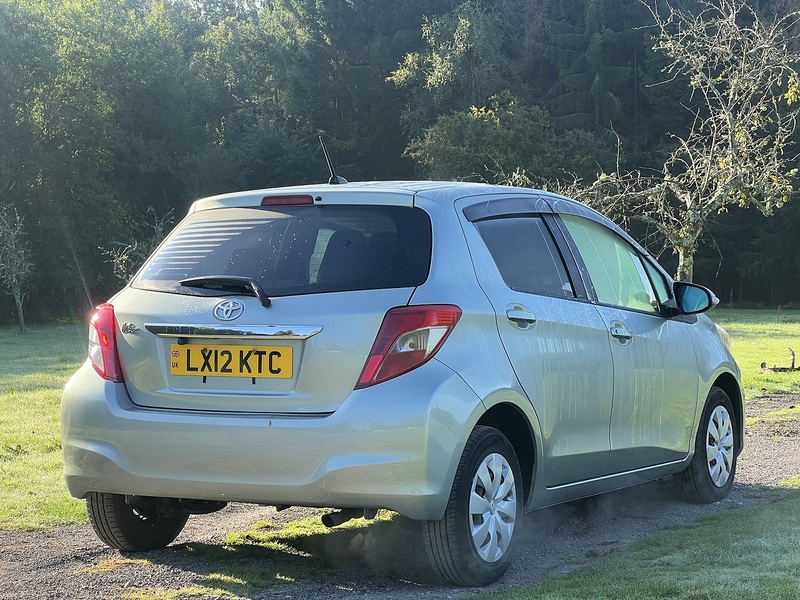 Toyota Vitz  - U11445