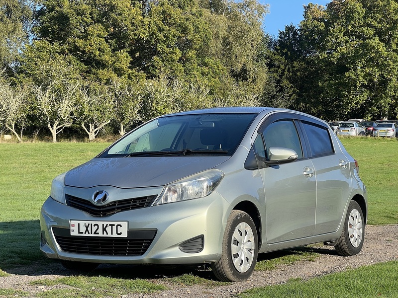 Toyota Vitz  - U11445