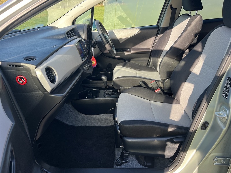 Toyota Vitz  - U11445