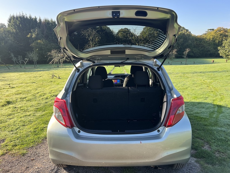 Toyota Vitz  - U11445