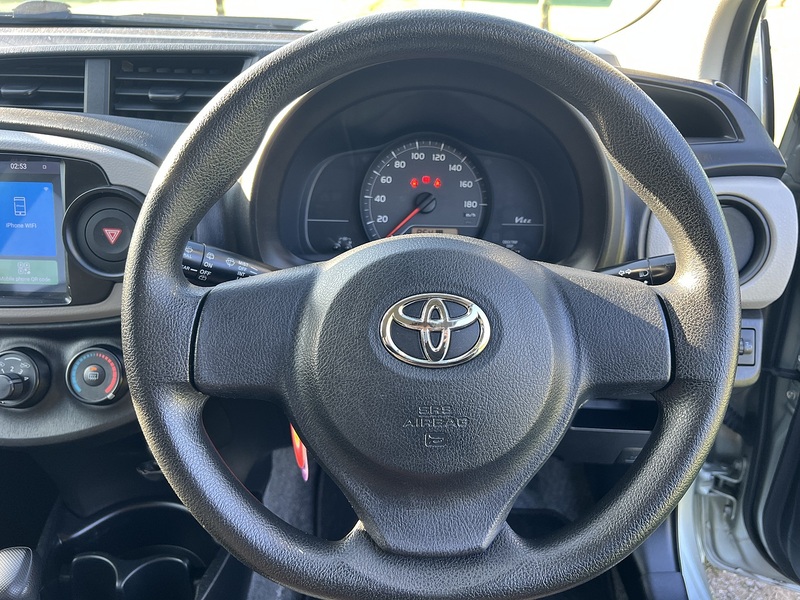 Toyota Vitz  - U11445