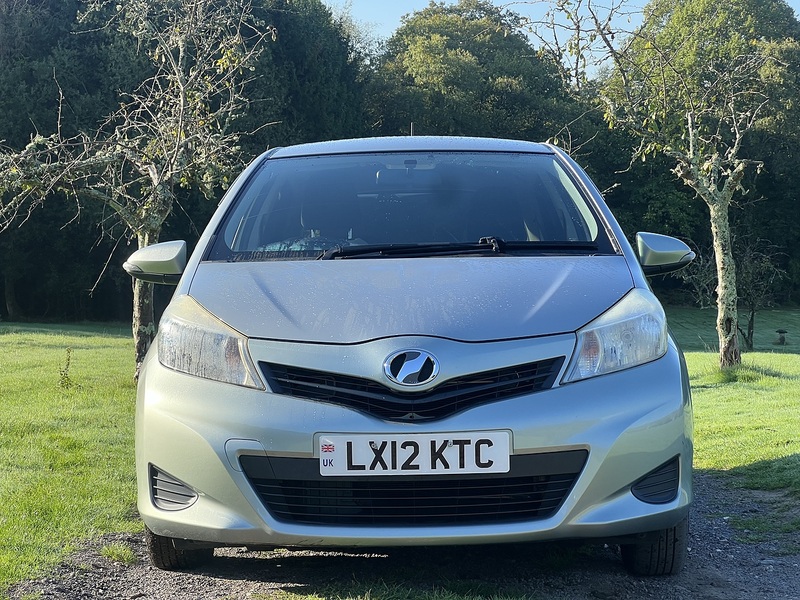 Toyota Vitz  - U11445