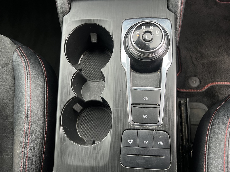 Ford Kuga EcoBoost Duratec ST-Line - U11446