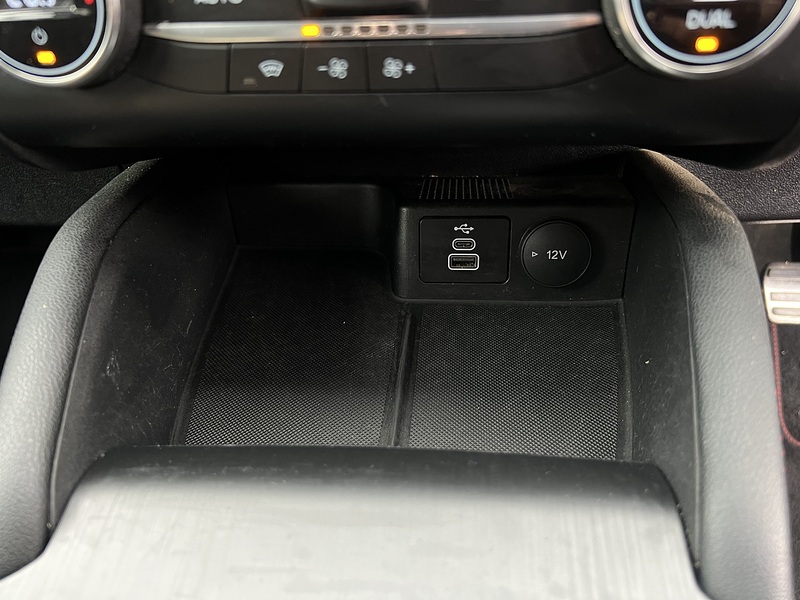 Ford Kuga EcoBoost Duratec ST-Line - U11446