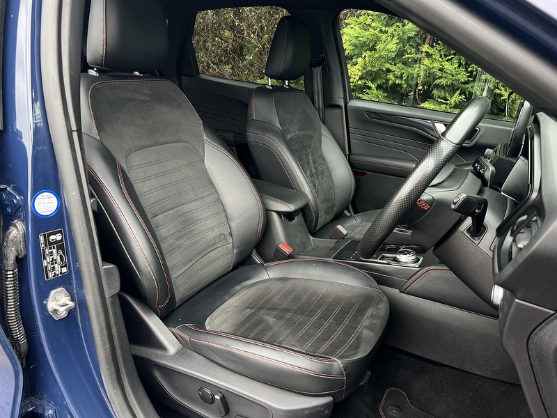 Ford Kuga EcoBoost Duratec ST-Line - U11446