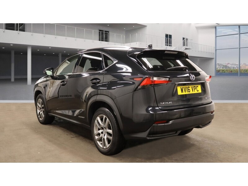 Lexus NX 300h Luxury - U11448