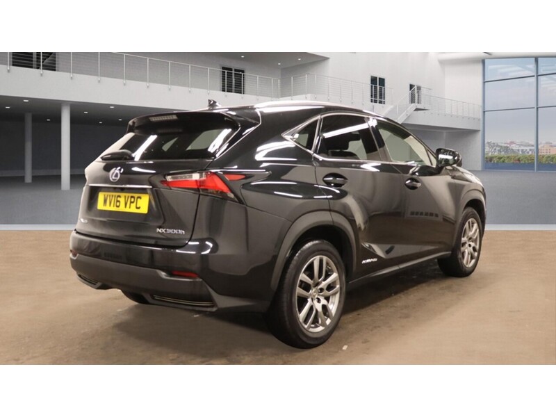 Lexus NX 300h Luxury - U11448