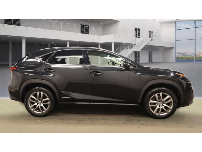 Lexus NX 300h Luxury - U11448