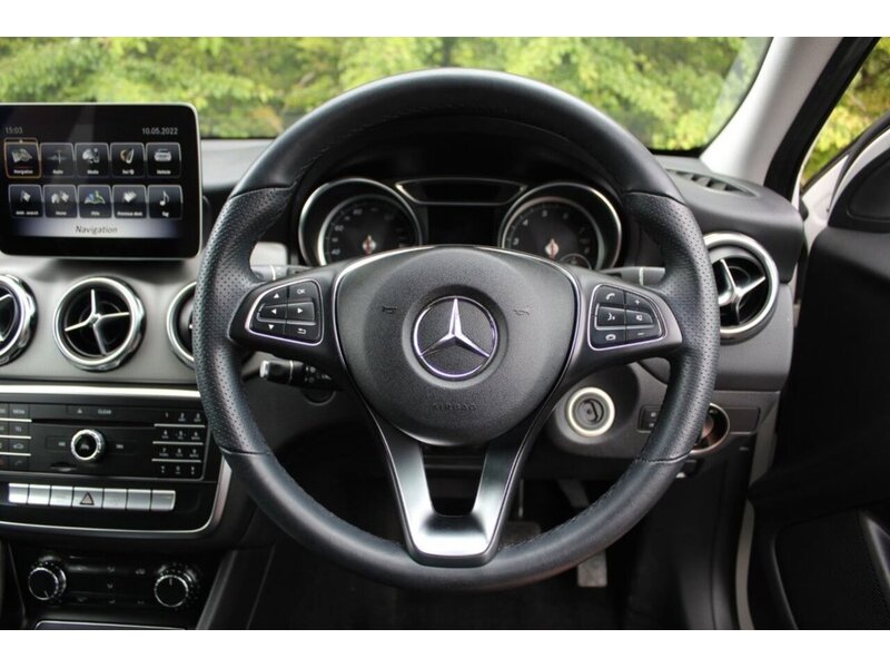 Mercedes-Benz GLA GLA180 Urban Edition - U11451