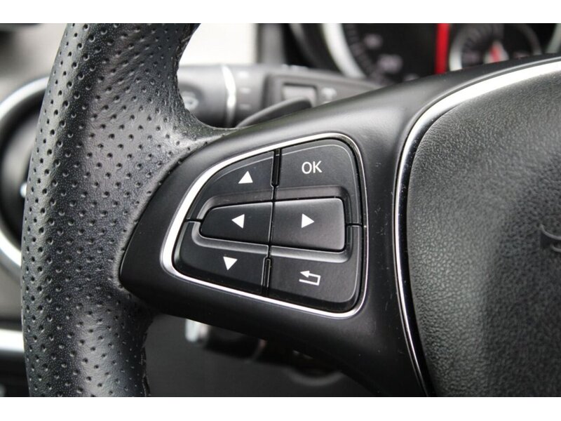 Mercedes-Benz GLA GLA180 Urban Edition - U11451