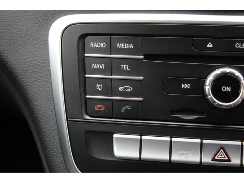 Mercedes-Benz GLA GLA180 Urban Edition - U11451