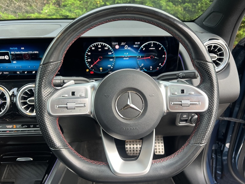 Mercedes-Benz GLB GLB220d AMG Line - U11452