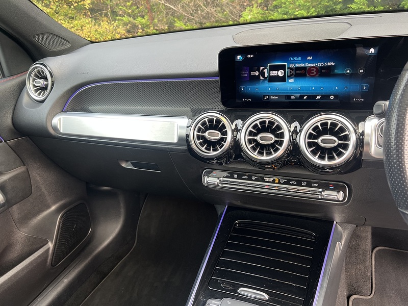 Mercedes-Benz GLB GLB220d AMG Line - U11452