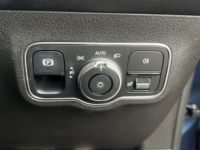 Mercedes-Benz GLB GLB220d AMG Line - U11452