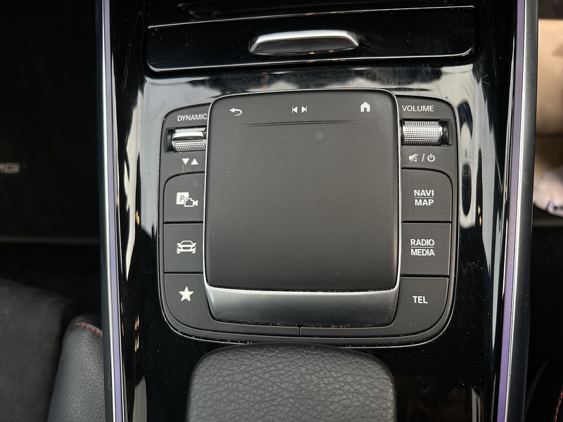 Mercedes-Benz GLB GLB220d AMG Line - U11452