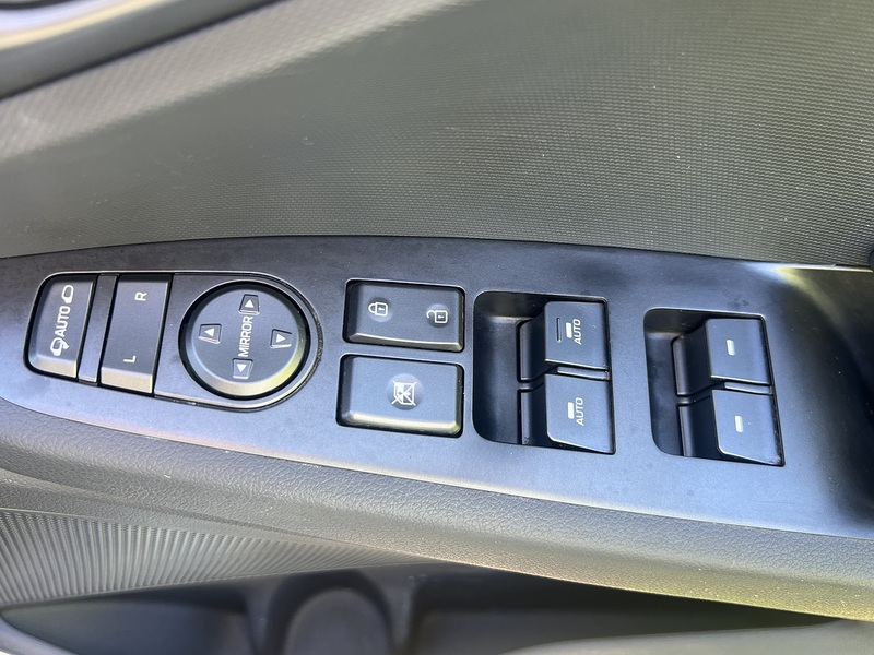 Hyundai IONIQ Premium - U11455