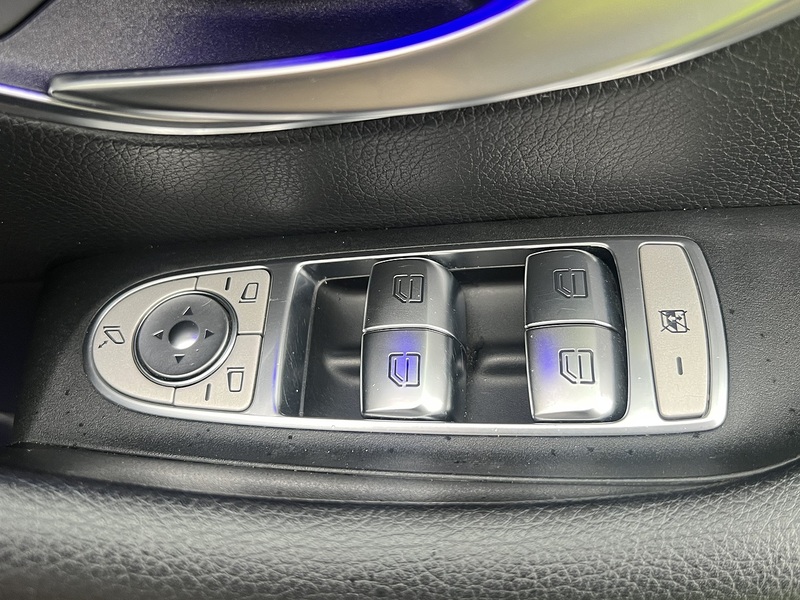 Mercedes-Benz E Class E200d SE - U11457