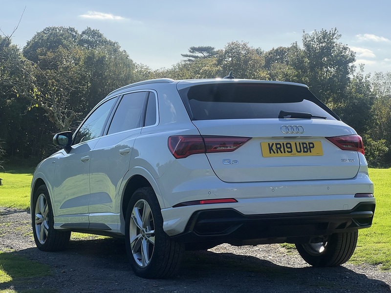Audi Q3 TDI S line - U11460