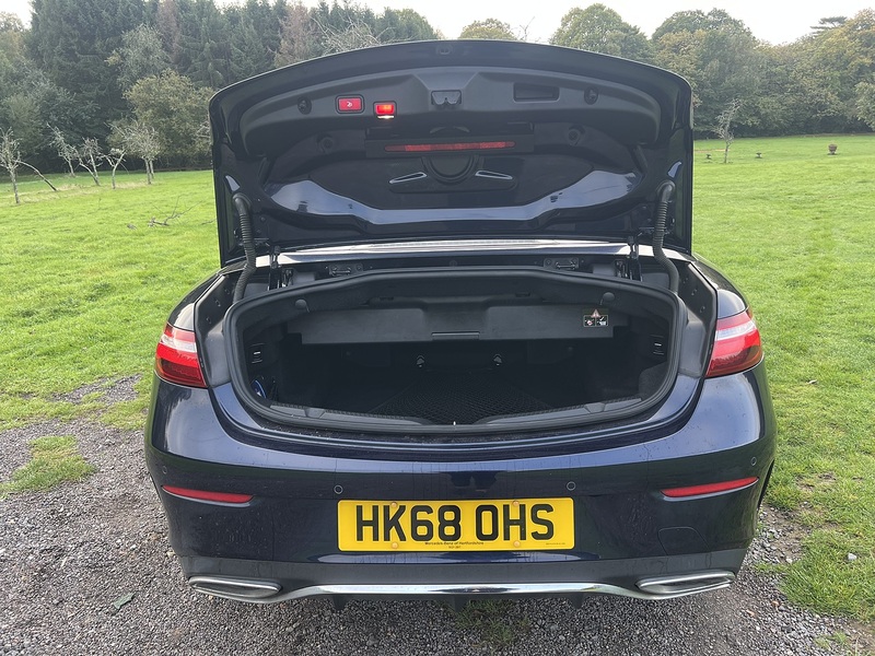 Mercedes-Benz E Class E220d AMG Line - U11461