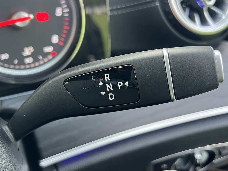 Mercedes-Benz E Class E220d AMG Line - U11461