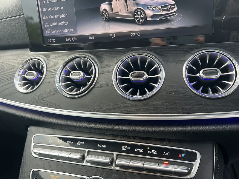 Mercedes-Benz E Class E220d AMG Line - U11461