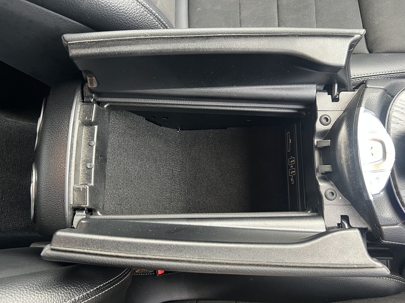 Mercedes-Benz E Class E220d AMG Line - U11461