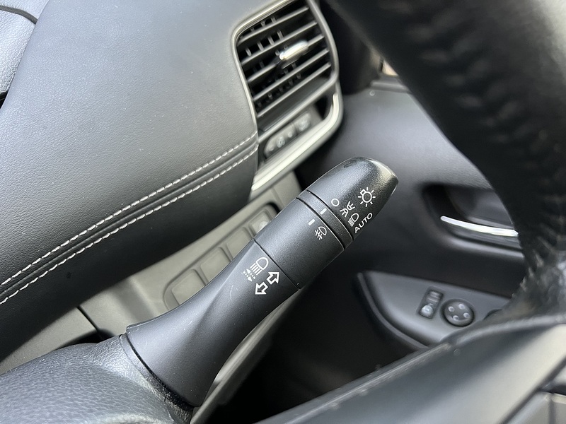 Nissan Serena Highway Star V Selection - U11466