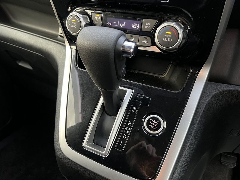 Nissan Serena Highway Star V Selection - U11466