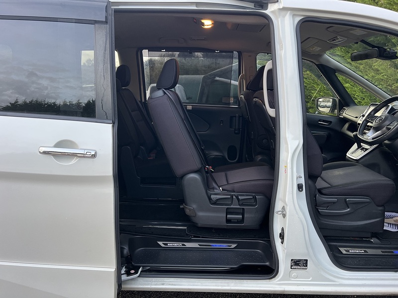 Nissan Serena Highway Star V Selection - U11466